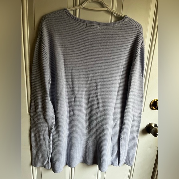 Revamped | Ribbed Crewneck - Picture 7 of 8